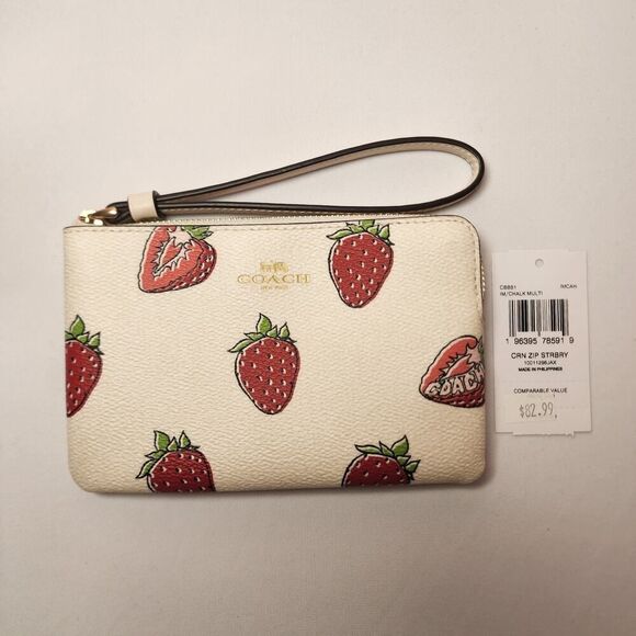 NWT Coach CBB81 Corner Zip Wristlet With Strawberry Print - Picture 1 of 5